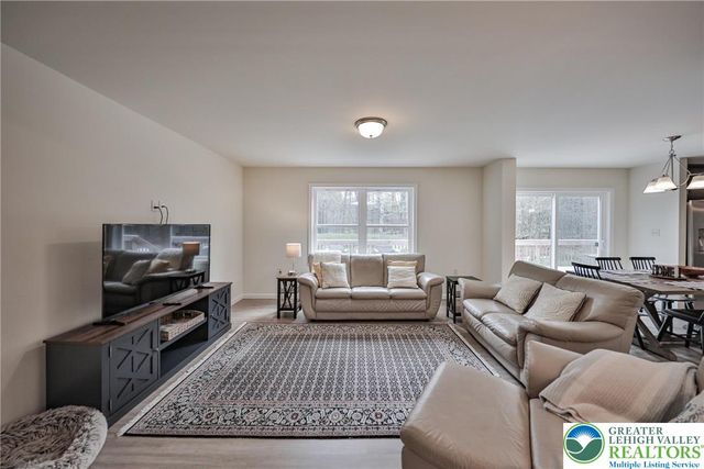 87 Delbert Drive, Covington Twp, PA 18424