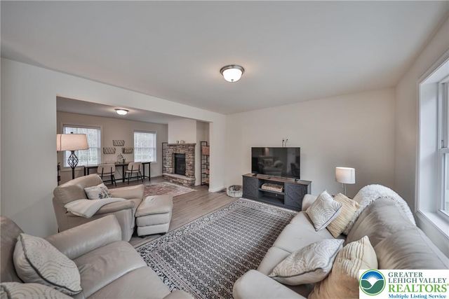 87 Delbert Drive, Covington Twp, PA 18424