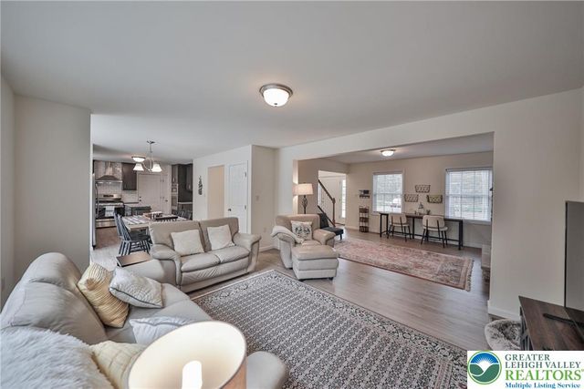 87 Delbert Drive, Covington Twp, PA 18424