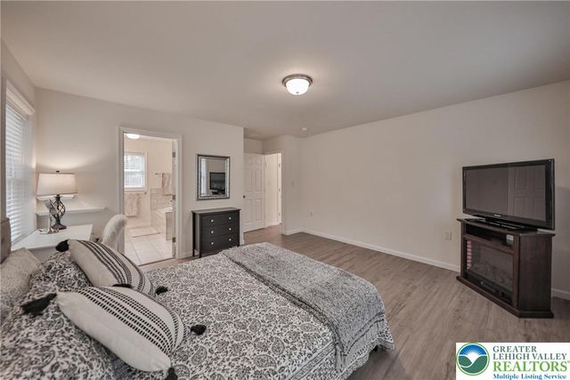 87 Delbert Drive, Covington Twp, PA 18424