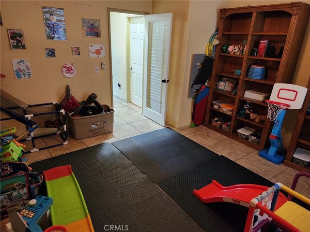 15839 Athena, Fontana, CA 92336