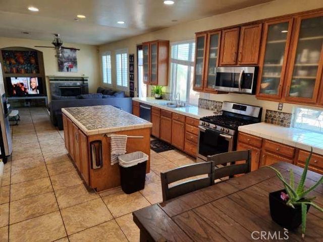 15839 Athena, Fontana, CA 92336