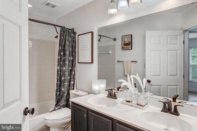 2599 GRAYTON LN, Woodbridge, VA 22191
