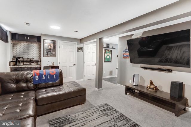 2599 GRAYTON LN, Woodbridge, VA 22191