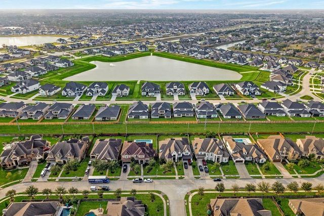 1657 Birch Lake Bend, Friendswood, TX 77546