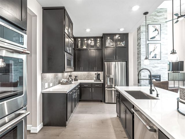 1657 Birch Lake Bend, Friendswood, TX 77546