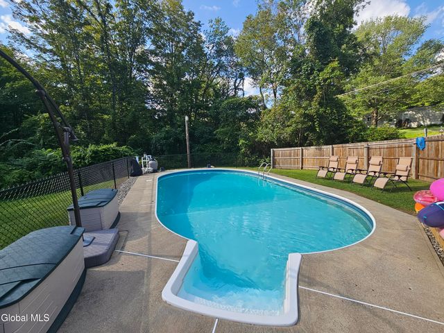 325 Route 423, Saratoga Springs, NY 12866