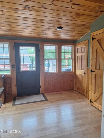 325 Route 423, Saratoga Springs, NY 12866