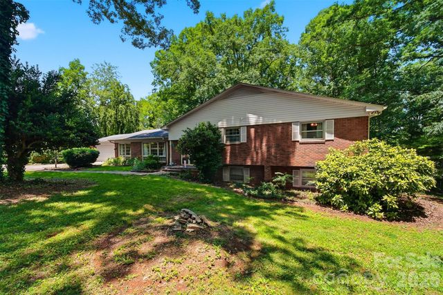 200 Westwood Drive, Morganton, NC 28655
