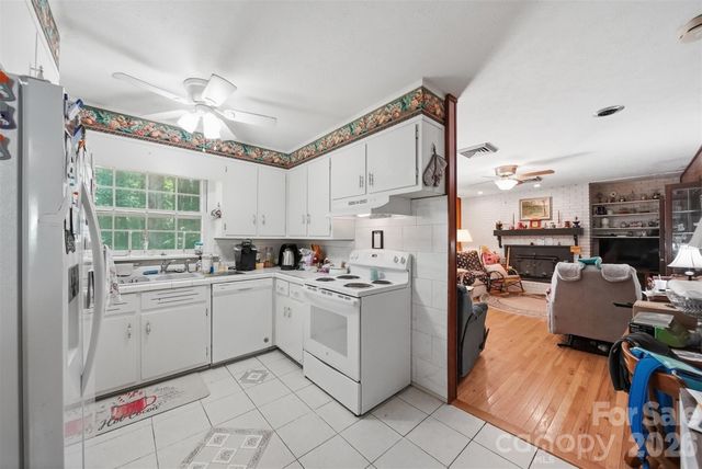 200 Westwood Drive, Morganton, NC 28655