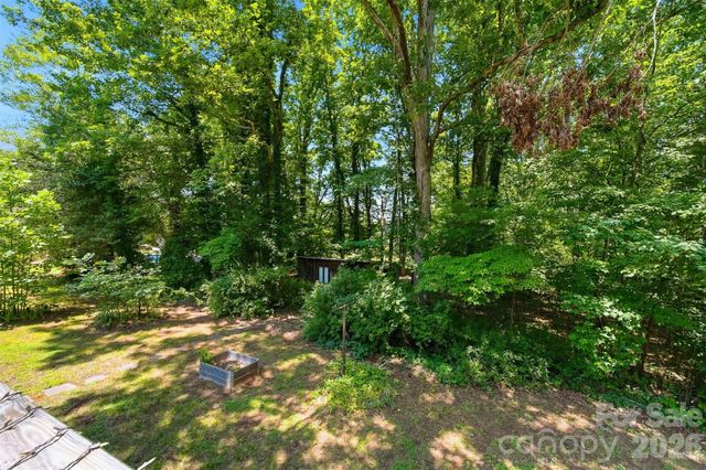 200 Westwood Drive, Morganton, NC 28655