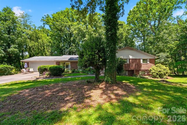 200 Westwood Drive, Morganton, NC 28655