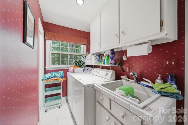 200 Westwood Drive, Morganton, NC 28655
