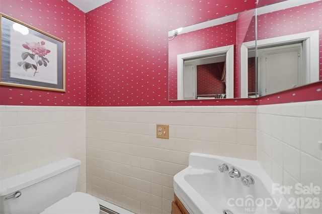 200 Westwood Drive, Morganton, NC 28655