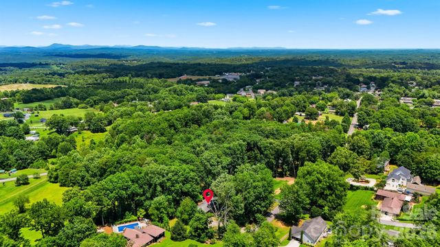 200 Westwood Drive, Morganton, NC 28655