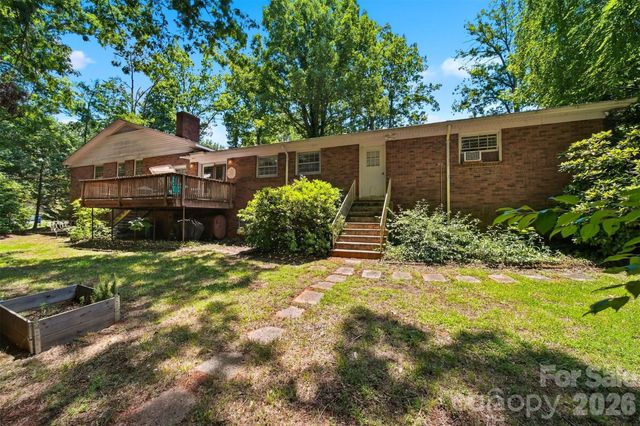200 Westwood Drive, Morganton, NC 28655