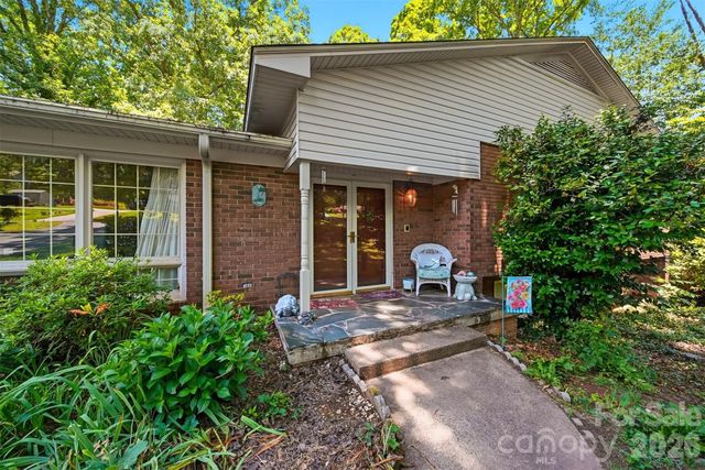 200 Westwood Drive, Morganton, NC 28655