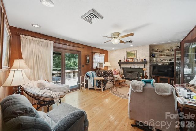 200 Westwood Drive, Morganton, NC 28655