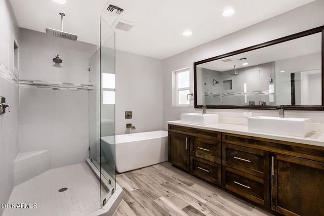 9801 N 74TH Place, Scottsdale, AZ 85258
