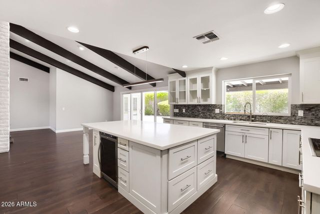 9801 N 74TH Place, Scottsdale, AZ 85258