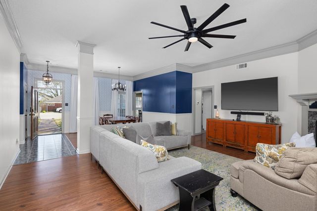 8906 PEMBROKE ELLIS DR, Bartlett, TN 38133