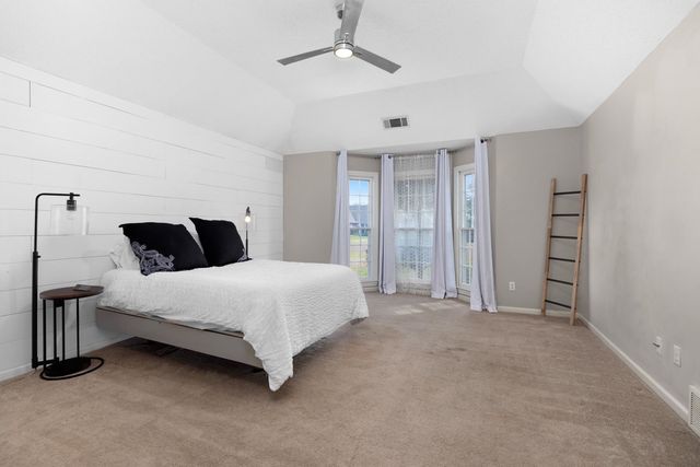 8906 PEMBROKE ELLIS DR, Bartlett, TN 38133