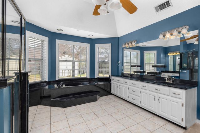 8906 PEMBROKE ELLIS DR, Bartlett, TN 38133