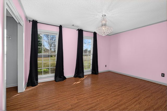 8906 PEMBROKE ELLIS DR, Bartlett, TN 38133