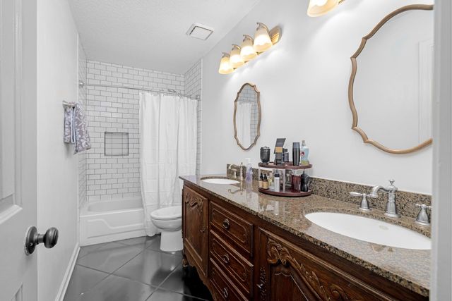 8906 PEMBROKE ELLIS DR, Bartlett, TN 38133