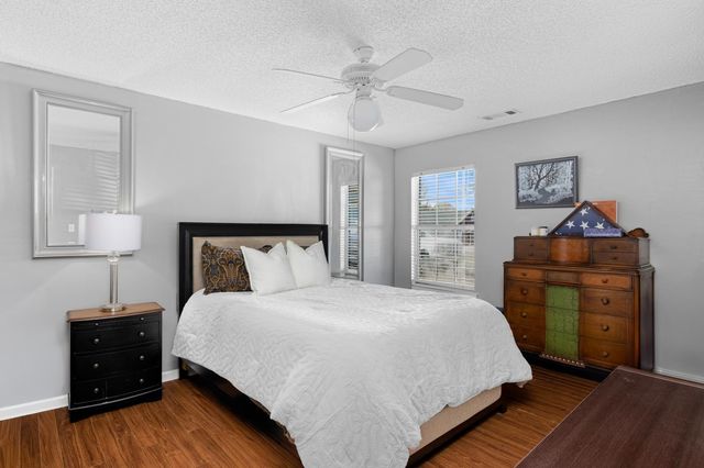 8906 PEMBROKE ELLIS DR, Bartlett, TN 38133