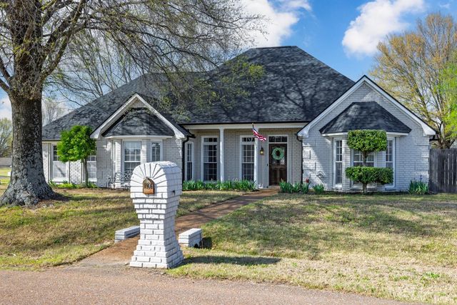 8906 PEMBROKE ELLIS DR, Bartlett, TN 38133