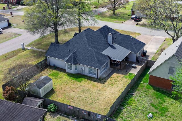 8906 PEMBROKE ELLIS DR, Bartlett, TN 38133