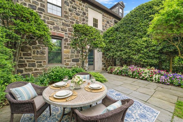 341 Furnace Dock Road 5, Cortlandt Manor, NY 10567