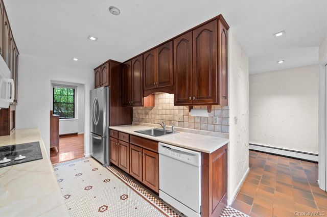 341 Furnace Dock Road 5, Cortlandt Manor, NY 10567