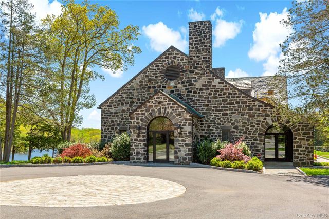 341 Furnace Dock Road 5, Cortlandt Manor, NY 10567