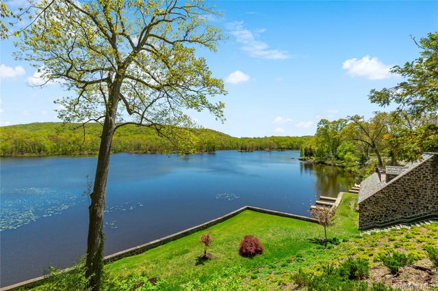 341 Furnace Dock Road 5, Cortlandt Manor, NY 10567