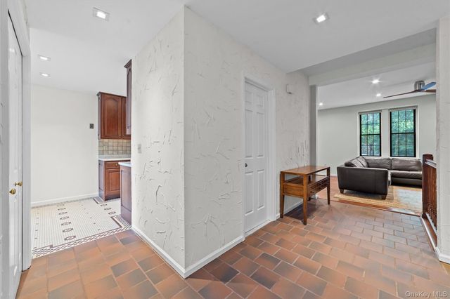 341 Furnace Dock Road 5, Cortlandt Manor, NY 10567