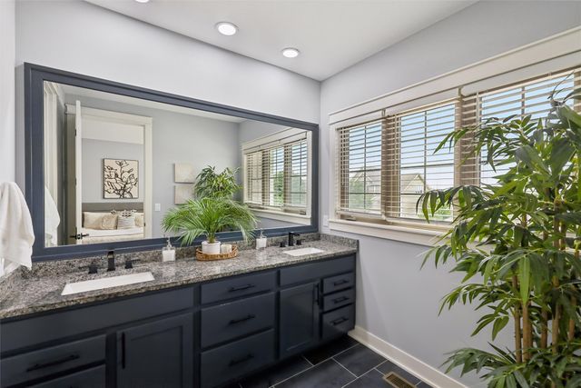 14029 Ridgemont Drive, Urbandale, IA 50323