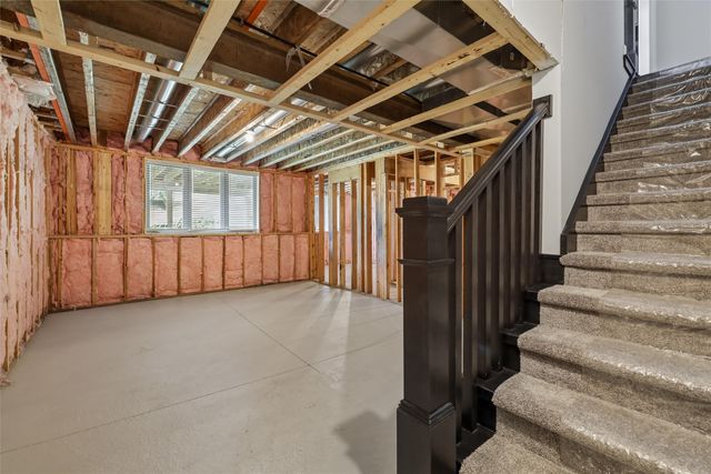 14029 Ridgemont Drive, Urbandale, IA 50323