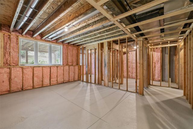 14029 Ridgemont Drive, Urbandale, IA 50323
