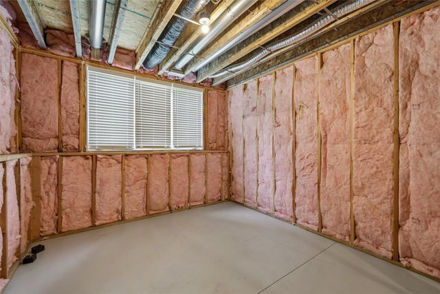 14029 Ridgemont Drive, Urbandale, IA 50323