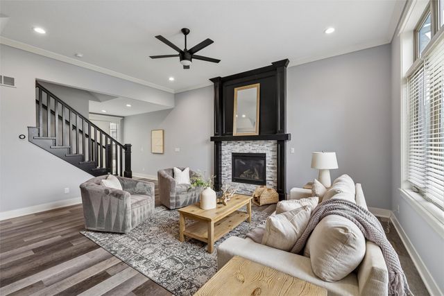 14029 Ridgemont Drive, Urbandale, IA 50323