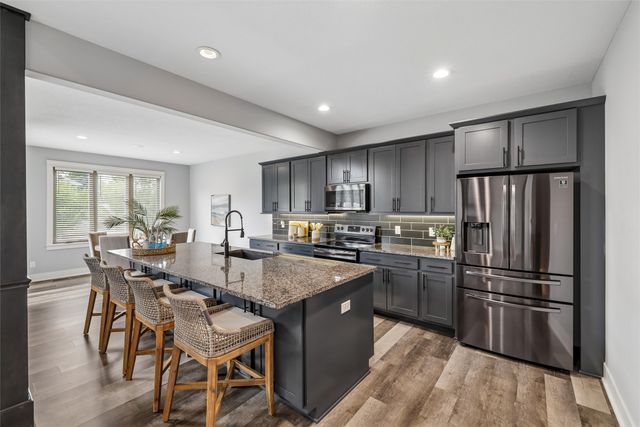 14029 Ridgemont Drive, Urbandale, IA 50323