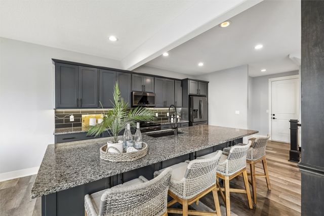 14029 Ridgemont Drive, Urbandale, IA 50323