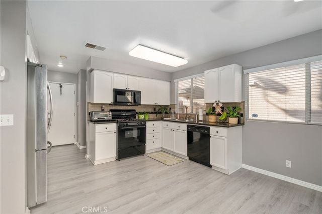 865 Honey Grove Way, Corona, CA 92878