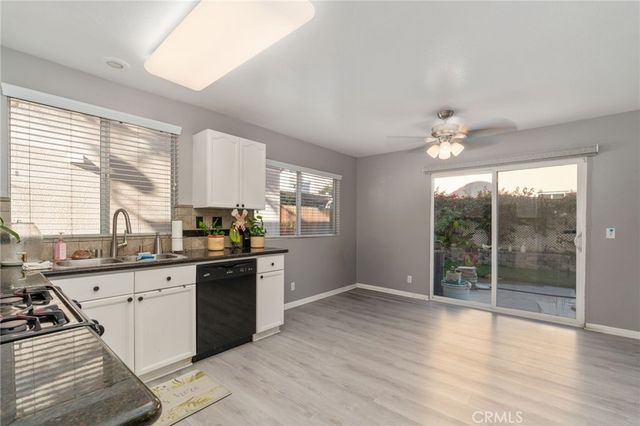 865 Honey Grove Way, Corona, CA 92878