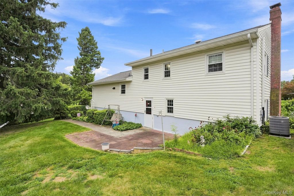 4 Cannon Drive, New Windsor, NY 12553 — photo 3