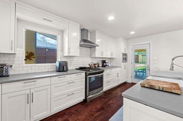 7501 Grover Ave, Austin, TX 78757