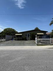 950 W 36th Street, Riviera Beach, FL 33404