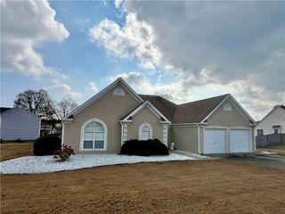 19 Meadow Crest Court, Powder Springs, GA 30127